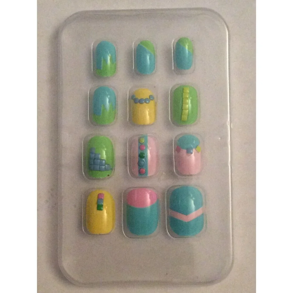 7 Sets of Press On Nails B9